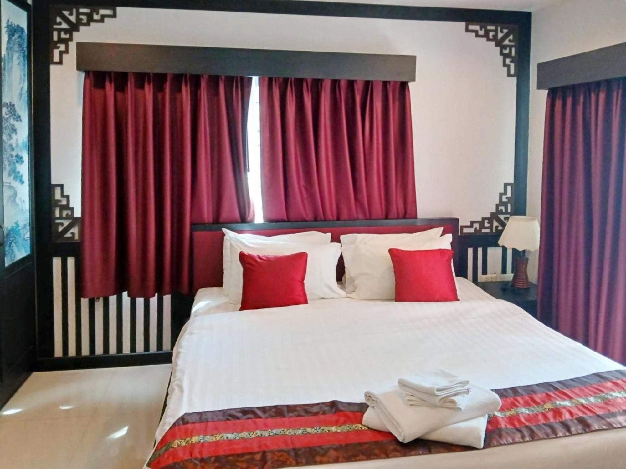 Sunray Beach Hotel Patong Eksteriør billede