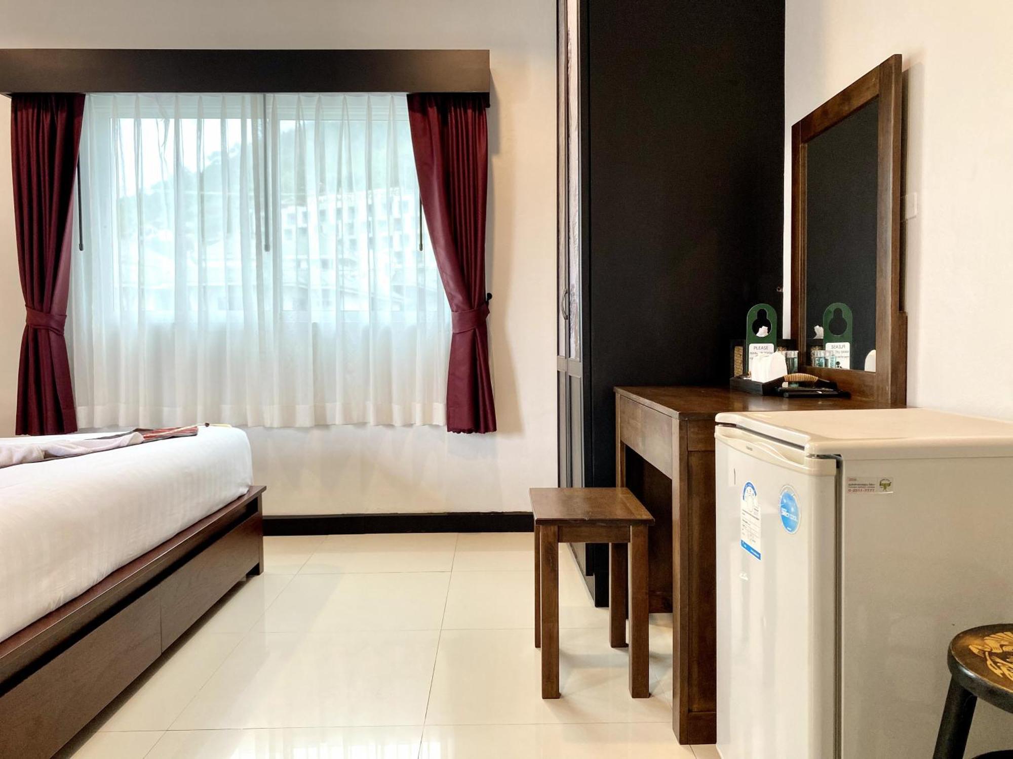 Sunray Beach Hotel Patong Eksteriør billede