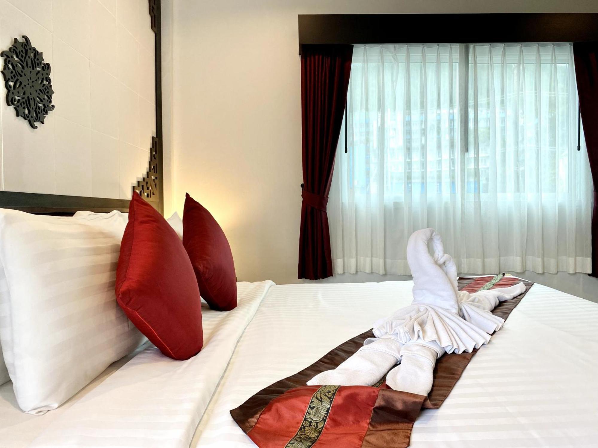 Sunray Beach Hotel Patong Eksteriør billede