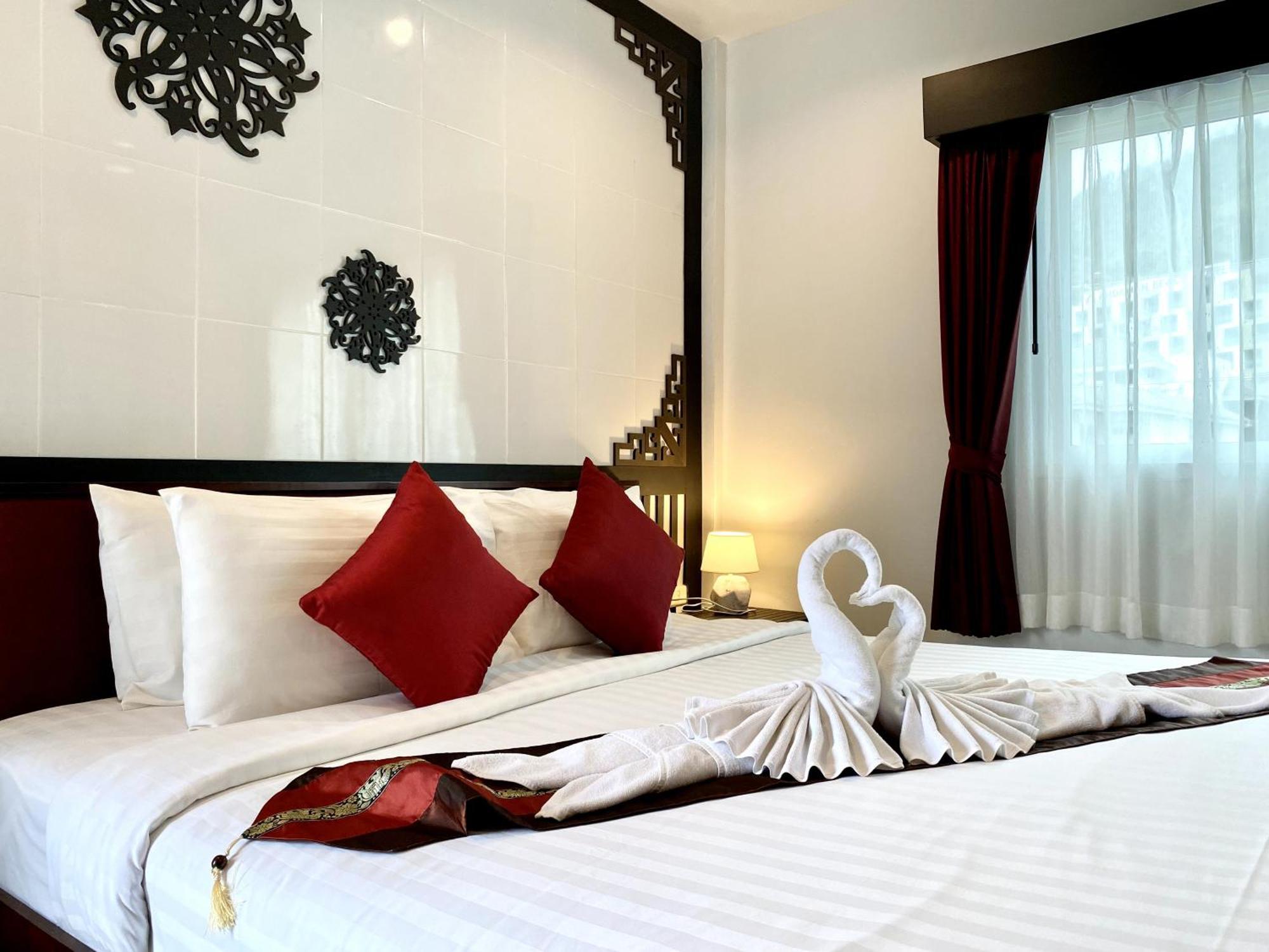 Sunray Beach Hotel Patong Eksteriør billede