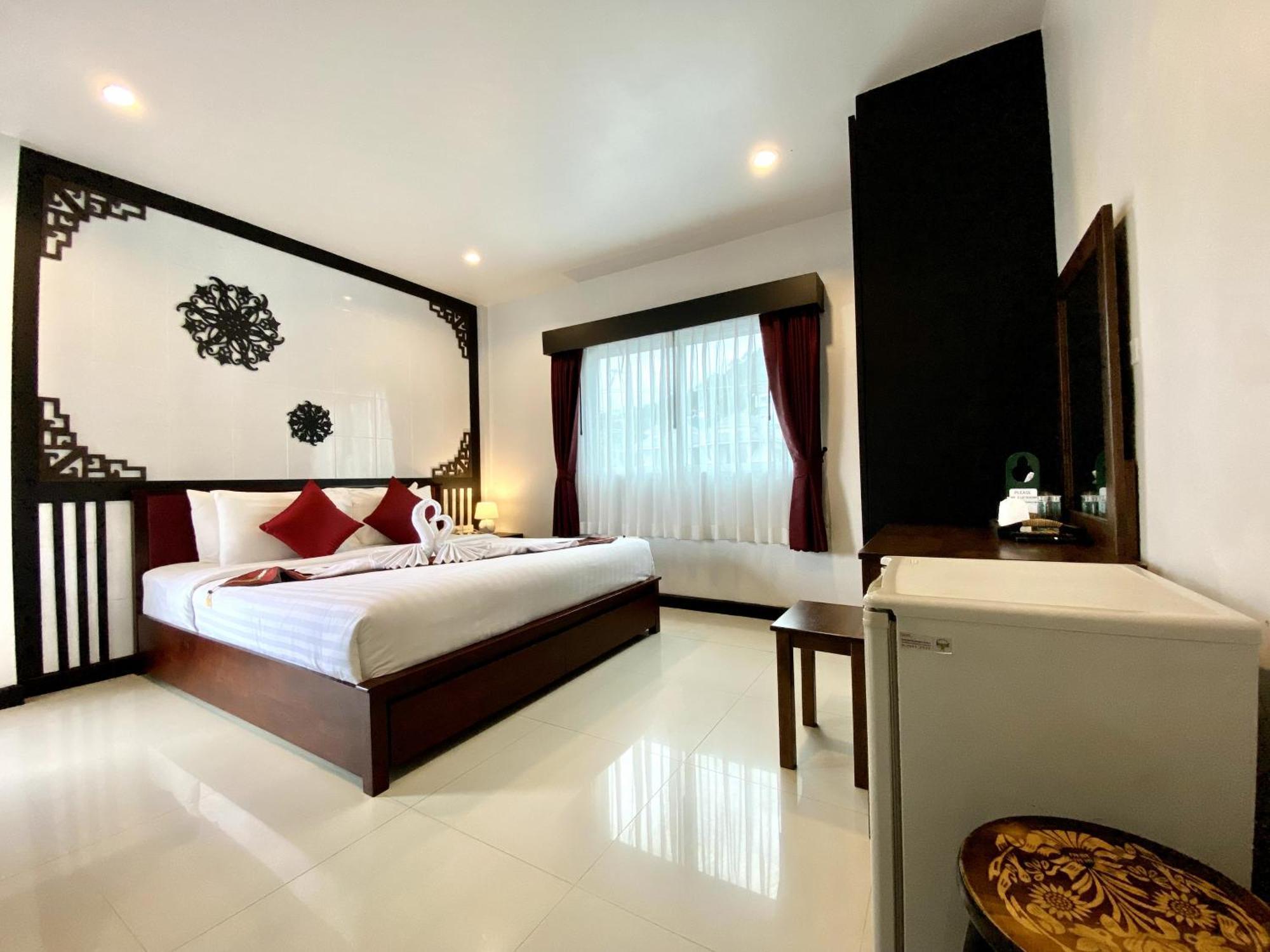Sunray Beach Hotel Patong Eksteriør billede