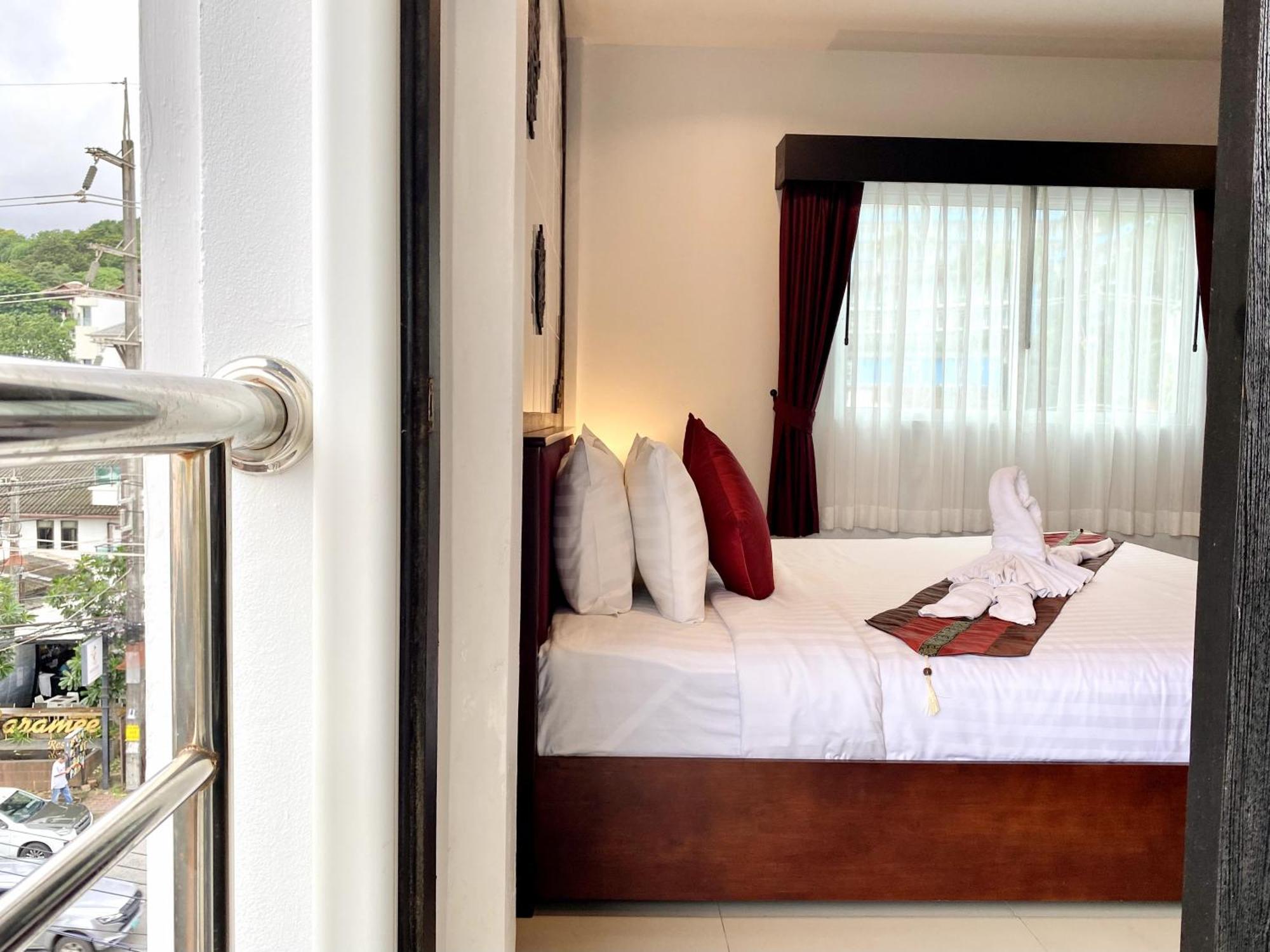 Sunray Beach Hotel Patong Eksteriør billede